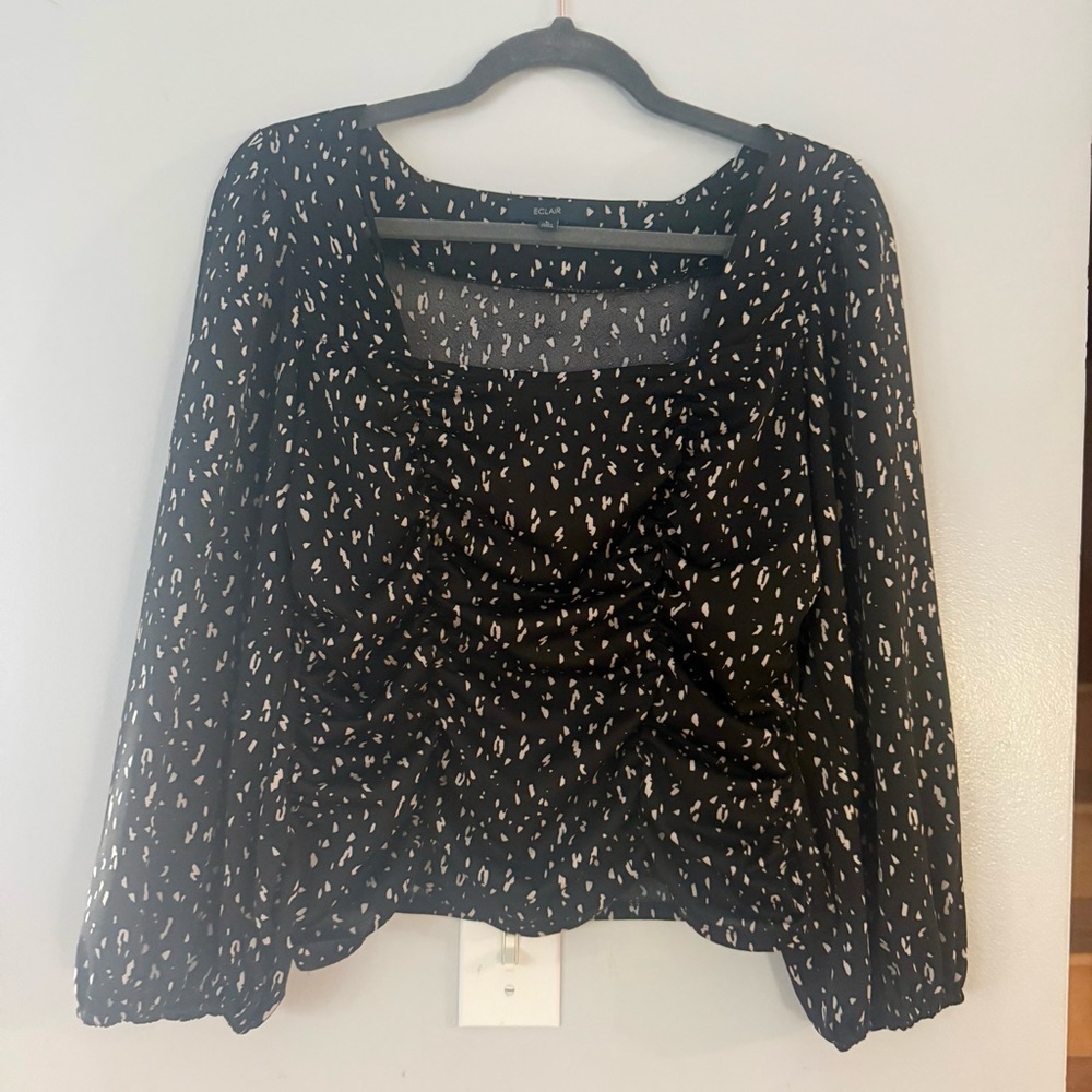 EUC Eclair peasant style Black and White Ditsy Patterned Women's Blouse